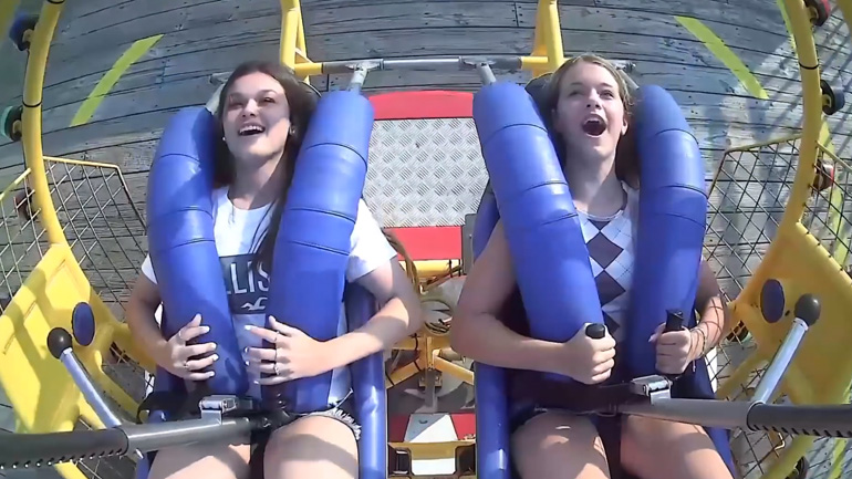 Άσχημη εμπειρία στη σφεντόνα του λούνα παρκ