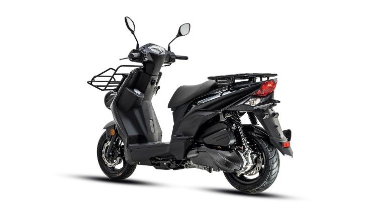 Το X'Pro 125 μπορεί να οδηγηθεί με δίπλωμα αυτοκινήτου σύμφωνα με το νέο νόμο ισοδυναμίας των αδειών οδήγησης.