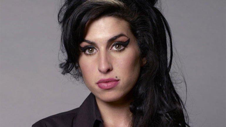 Η συγκλονιστική τραγουδίστρια Έιμι Γουαϊνχάουζ