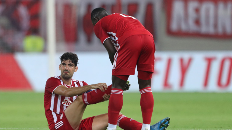 Ολυμπιακός: Θλάση ο Μπουχαλάκης, «τρέχει» για τον επαναληπτικό στο Μπακού