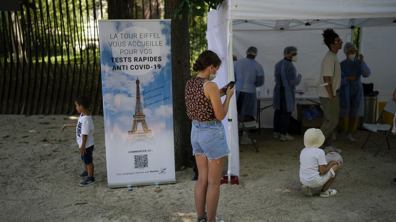 Γαλλία: Η επιστροφή στην κανονικότητα δεν θα επιτευχθεί πριν το 2022 ή το 2023