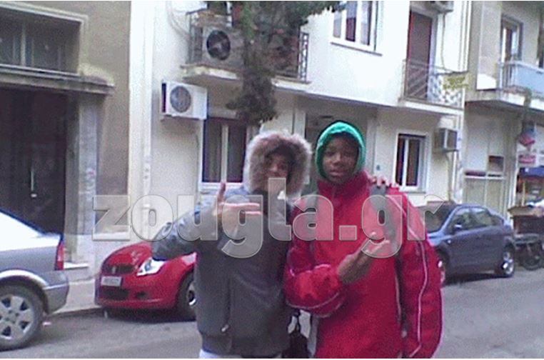 Ο Γιάννης και ο Αντώνης πριν από προπόνηση του Φιλαθλητικού