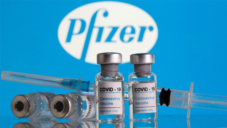 Η Pfizer λέει ότι η αμερικανική κυβέρνηση αγοράζει 200 εκατ. επιπλέον δόσεις εμβολίων