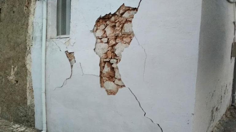 Ζημιές σε χωριό του Ηρακλείου μετά τον σεισμό Ζημιές σε χωριό του Ηρακλείου μετά τον σεισμό