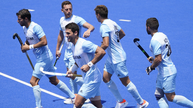 Παίκτης της Αργεντινής χτύπησε τον Ισπανό αντίπαλο του στο κεφάλι με το μπαστούνι χόκεϊ!