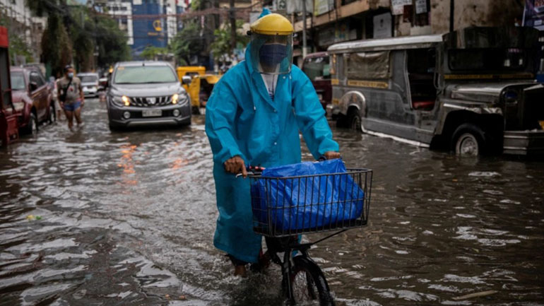 Φιλιππίνες: Χιλιάδες άνθρωποι απομακρύνθηκαν από τις εστίες τους καθώς πλημμύρισαν τμήματα της Μανίλας