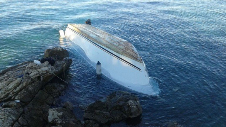 Κρήτη: Άκαρπες ως τώρα οι έρευνες για το ζευγάρι που αναποδογύρισε η βάρκα τους Κρήτη: Άκαρπες ως τώρα οι έρευνες για το ζευγάρι που αναποδογύρισε η βάρκα τους