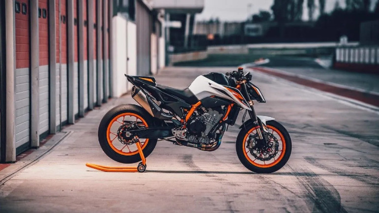 Φήμες για νέο Duke από την KTM με μεγαλύτερο κινητήρα