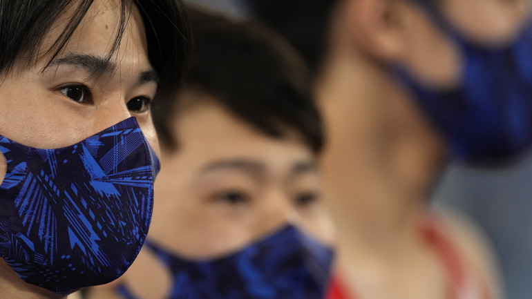 ΔΟΕ: «Καμία χαλάρωση στη χρήση της μάσκας»