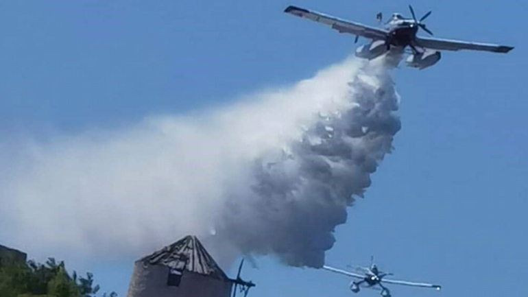 Υπό έλεγχο η φωτιά στη Σαλαμίνα