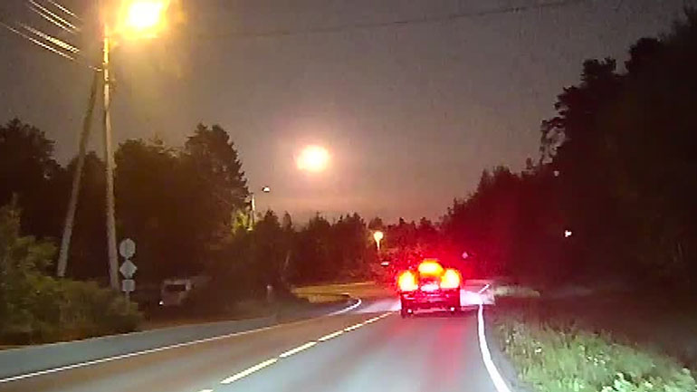 «Ασυνήθιστα μεγάλος μετεωρίτης» φώτισε τον ουρανό στο νότιο τμήμα της Νορβηγίας