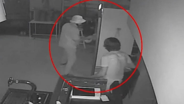 Εισέβαλαν στο τσιπουράδικο για να κλέψουν αλλά… κλειδώθηκαν μέσα Εισέβαλαν στο τσιπουράδικο για να κλέψουν αλλά… κλειδώθηκαν μέσα