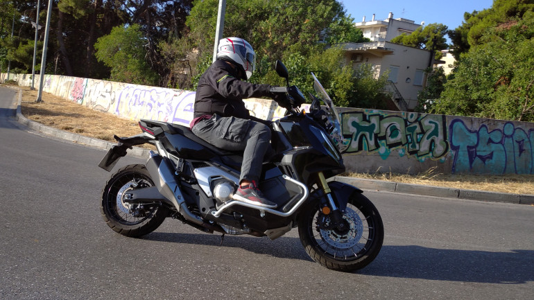 Ευκίνητο, σταθερό και πολύ ευχάριστο στην οδήγηση.