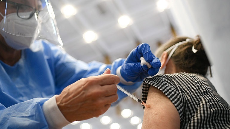 Ελβετία: Καμία πρόοδος για την προσωρινή άρση της πατέντας των εμβολίων