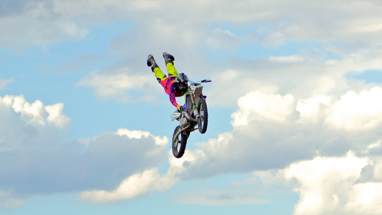 Νώντας Λογοθέτης: Ιπτάμενος αναβάτης