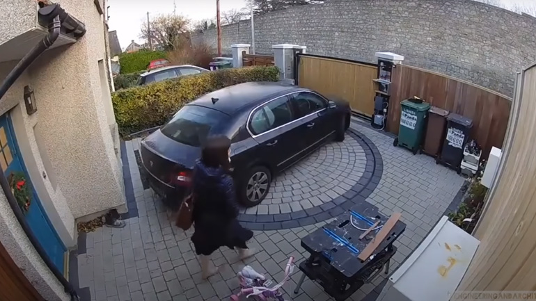 Περιστρεφόμενος δρόμος για αυτοκίνητα