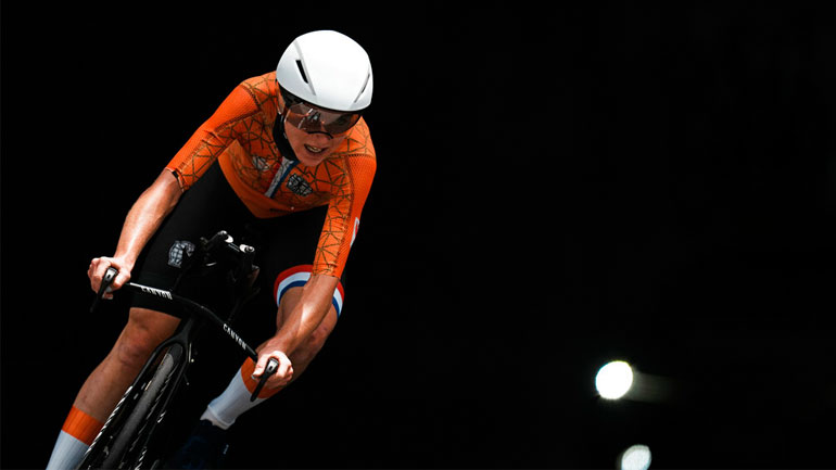 Ποδηλασία δρόμου: Θριάμβευσε η Ολλανδέζα 39χρονη Ανεμίκ φαν ντερ Μπρέγκεν