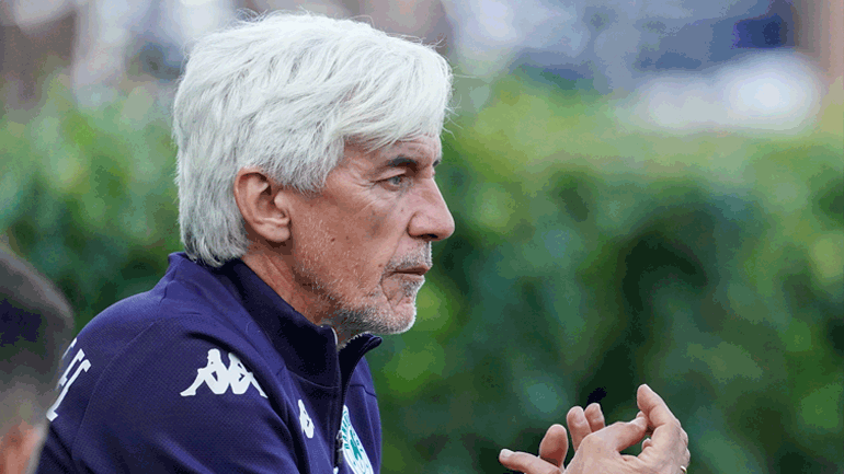 Παναθηναϊκός: Ο «σιωπηλός παρατηρητής» Γιοβάνοβιτς και τα φάουλ του Καρλίτος