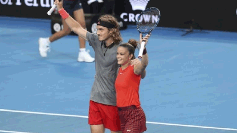 Μεικτό διπλό: Στα προημιτελικά Τσιτσιπάς και Σάκκαρη, 2-0 σετ τους Αλιασίμ-Νταμπρόφσκι
