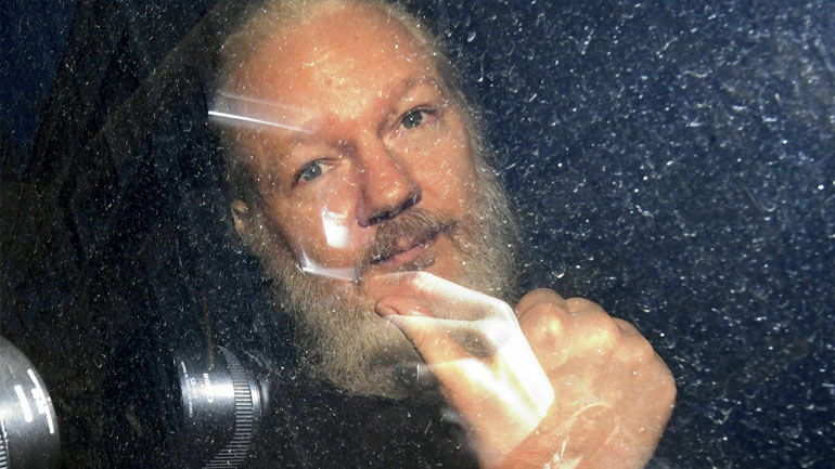 Δικαστήριο του Ισημερινού αποφάσισε να αφαιρεθεί η υπηκοότητα από τον Τζούλιαν Ασάνζ