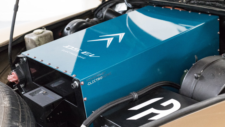 Το ηλεκτρικό σύνολο έχει περισσότερη ισχύ από τον αρχικό θερμικό κινητήρα.