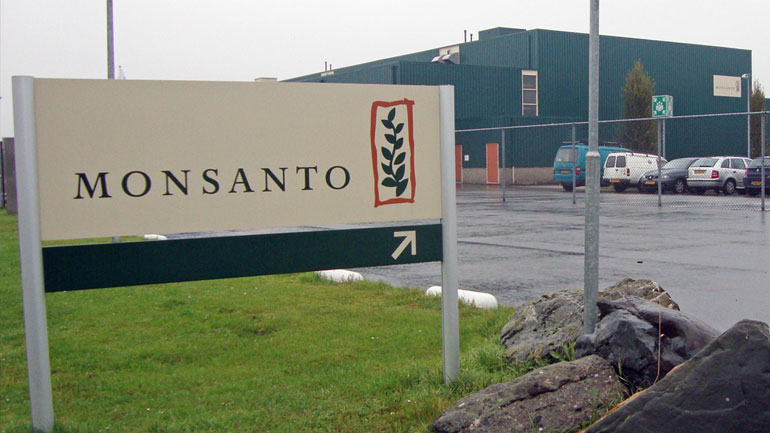 Γαλλία: Πρόστιμο 400.000 ευρώ στη Monsanto για παράνομες πρακτικές lobbying