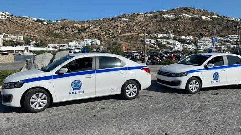 Χειροπέδες από την ΕΛ.ΑΣ. σε ναρκοδιακινητή στη Μύκονο