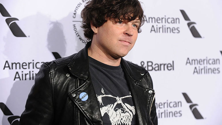 Ο Ράιαν Άνταμς ζητάει μία «δεύτερη ευκαιρία» – «Είμαι στα πρόθυρα να χάσω το σπίτι μου»