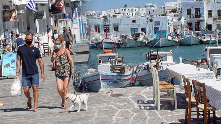 Τα οκτώ νησιά που “φλερτάρουν” με μίνι lockdown