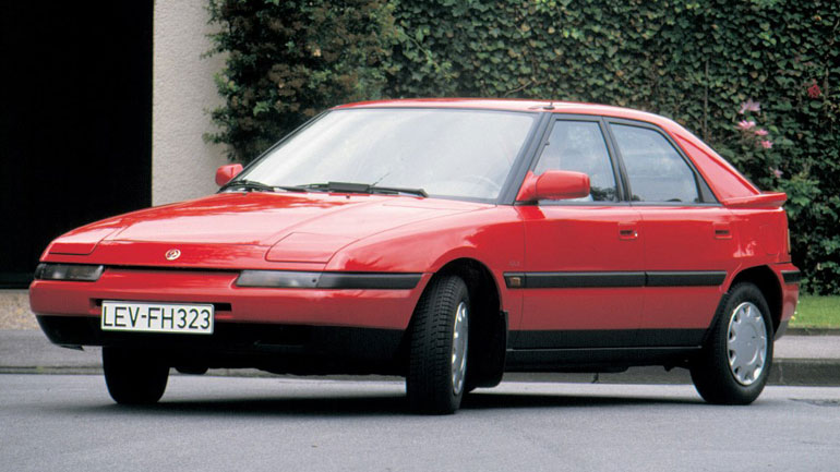 Mazda: 80 χρόνια compact μοντέλα γεμάτα καινοτομίες και πρωτοποριακές λύσεις