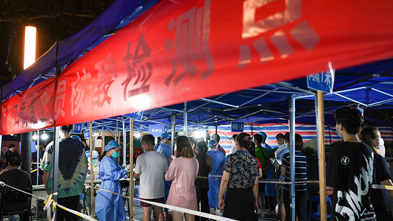 Κίνα: Η έξαρση της πανδημίας στη Ναντζίνγκ συνδέεται με πτήση από τη Ρωσία