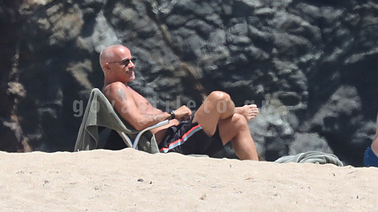 Eros Ramazzotti: Νέες φωτογραφίες από τις διακοπές του στη Μύκονο