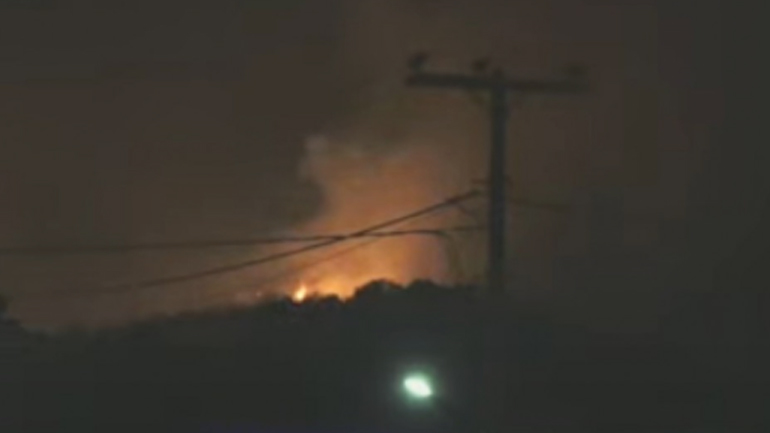 Σε εξέλιξη η φωτιά στο Θύριο Βόνιτσας – Εκκενώθηκε προληπτικά η κοινότητα Δρυμός