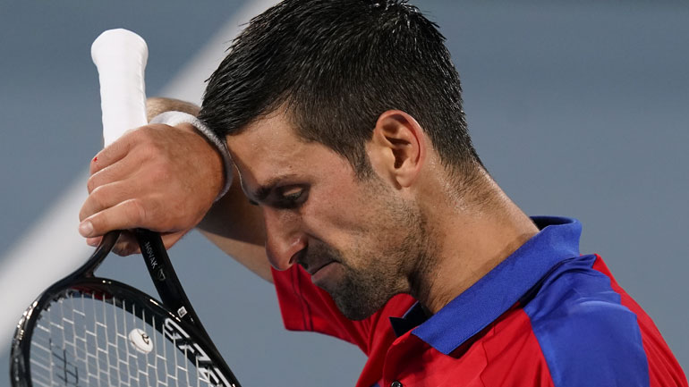 Τένις: Αποκλεισμός-σοκ για τον Τζόκοβιτς – O Ζβέρεφ τον πέταξε εκτός τελικού στο Τόκιο!