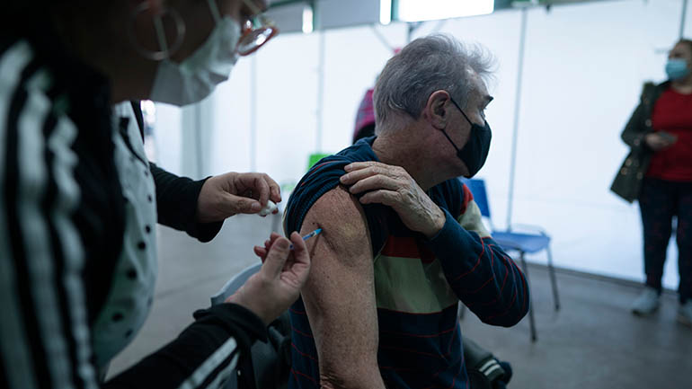 Η Τσεχία παρέχει δύο επιπλέον ημέρες αδείας στους εμβολιασμένους δημόσιους υπαλλήλους