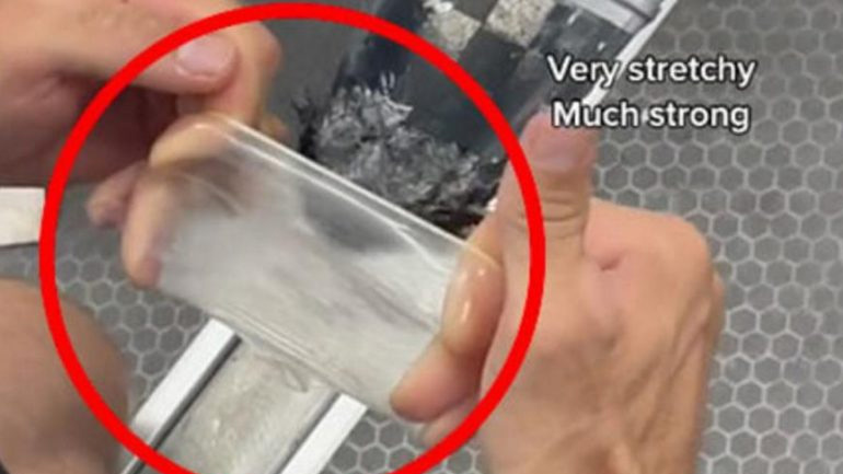 Τόκιο 2020: Επισκεύασαν το κανό της με… προφυλακτικό και κέρδισε δύο μετάλλια!