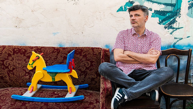 Ο Φοίβος Δεληβοριάς  στο Κοντομαρί Χανίων