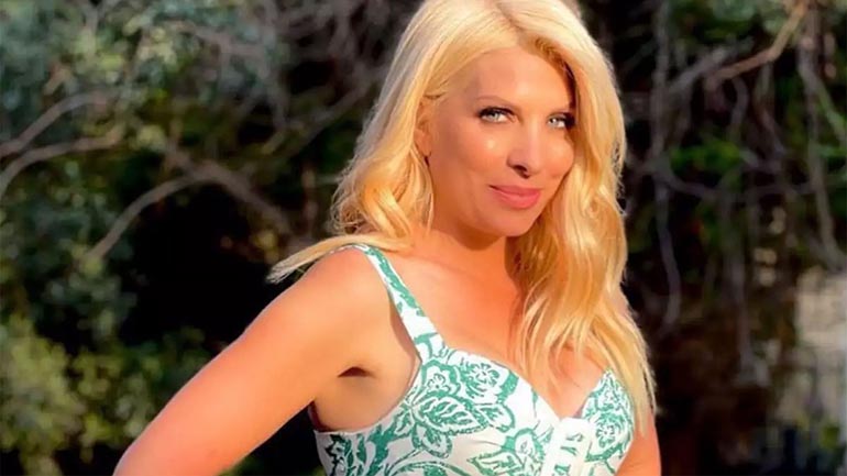 Οι νέες φωτογραφίες της Ελένης Μενεγάκη από τη μαγευτική Άνδρο