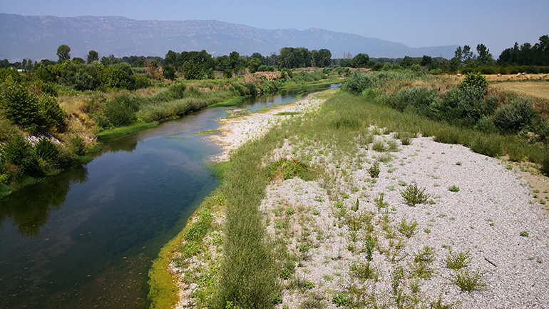 Τρίκαλα: Μειώθηκε σημαντικά η στάθμη του Πηνειού ποταμού
