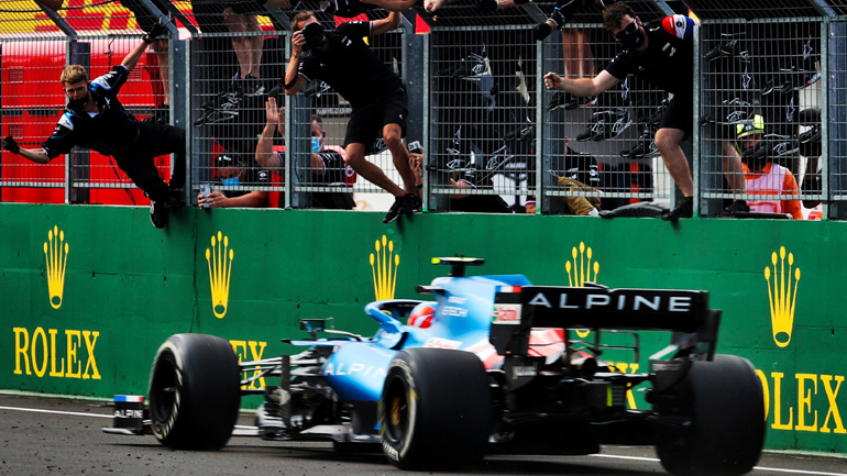 Τρομερός αγώνας στην Ουγγαρία με νικητή τον Esteban Ocon