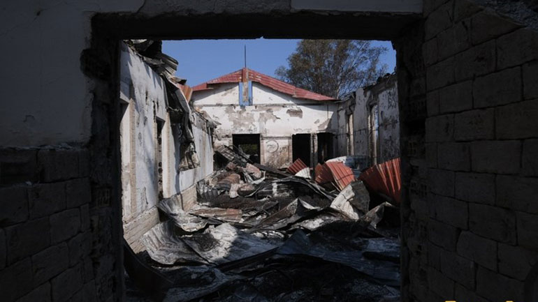 Σε ύφεση η πυρκαγιά στην Αιγιαλεία