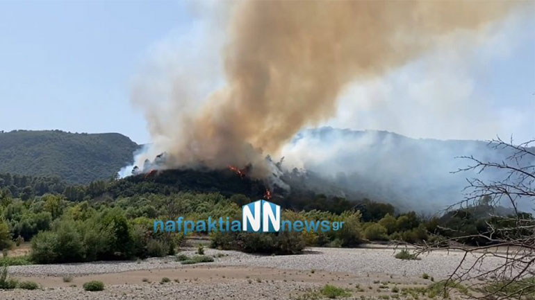 Πυρκαγιά στην Αιτωλοακαρνανία: Εκκενώνονται τα χωριά Παραδείσι και Μπερμπάτι