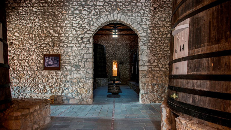 «Ταξίδι στην παράδοση» των κρασιών της Σάμου μέσα από το Οινοποιητικό Μουσείο του νησιού