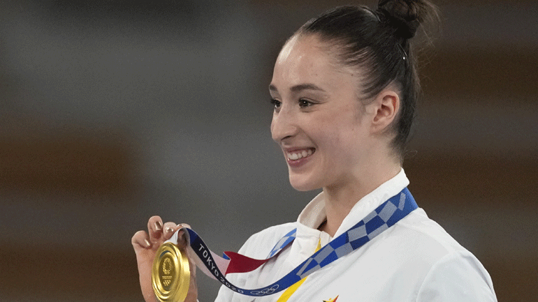 Χρυσό μετάλλιο για την Βελγίδα, Νίνα Ντερβάλ στους ασύμμετρους ζυγούς