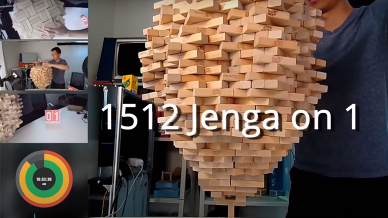 1512 τουβλάκια Jenga πάνω σε 1
