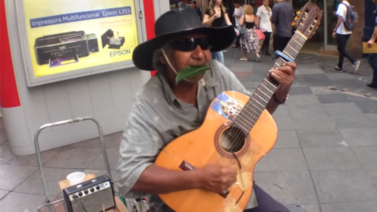 Τρομπέτα με ένα φύλλο