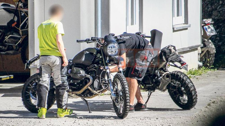 Στην περίπτωση του GS μοιάζει πολύ με custom enduro της δεκαετίας του 1970. Απίθανη αισθητική!