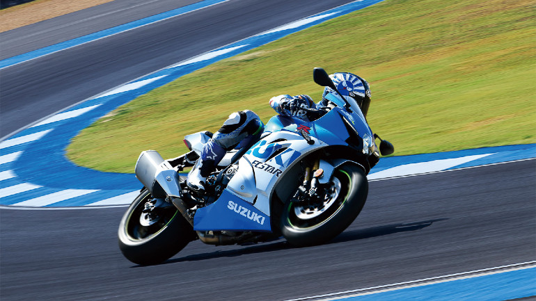 Παρά τα χρόνια του παραμένει ένα από τα καλύτερα superbike μέσα στην πίστα.