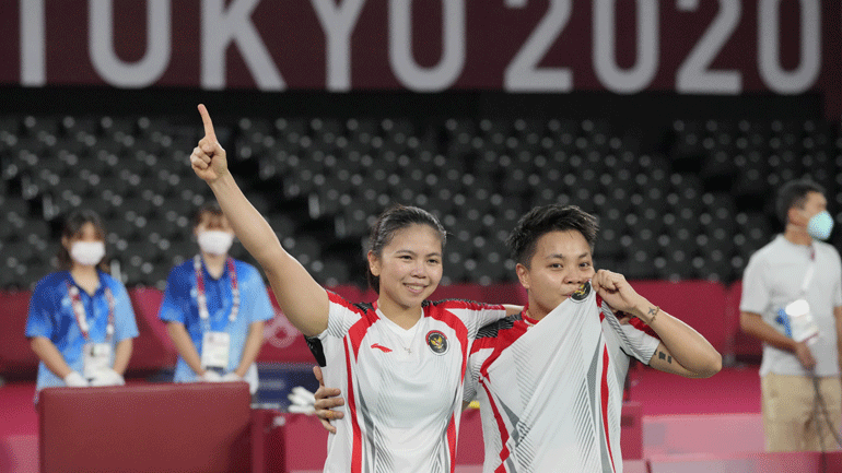 Μπάντμιντον: Θριάμβευσαν οι Πολιί και Ραχαγιού από την Ινδονησία στο διπλό γυναικών