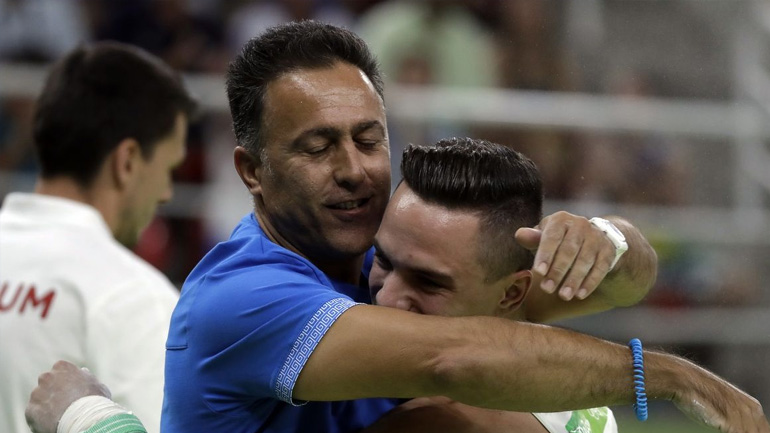 Ράφτης: «Είμαι περήφανος για τον Πετρούνια»